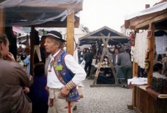 …клуб цікавих зустрічей,…