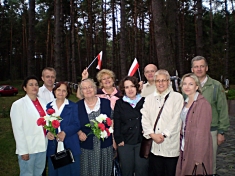 <strong>Mimo smutnego powodu, kijowscy Polacy i przedstawiciele Konsulatu Generalnego RP w Kijowie radośnie powitali uczestników Rajdu</strong>